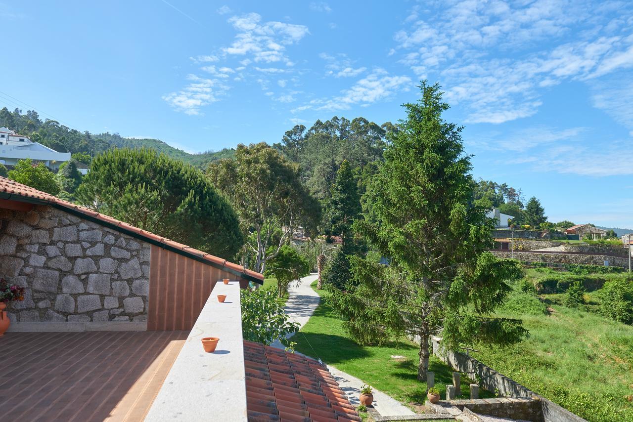 Casa De Crespins Lda Holiday home *