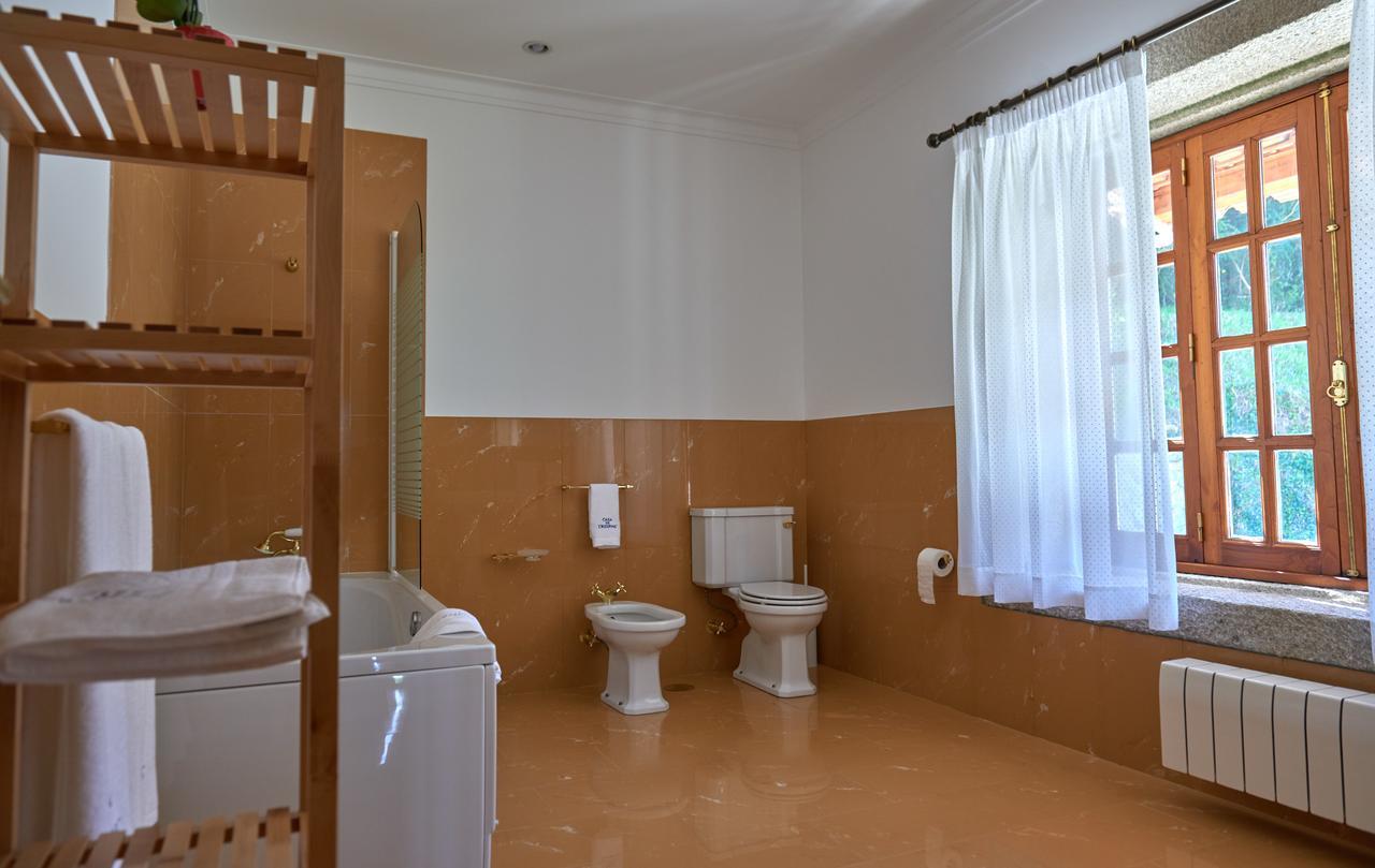 Casa De Crespins Lda Holiday home *